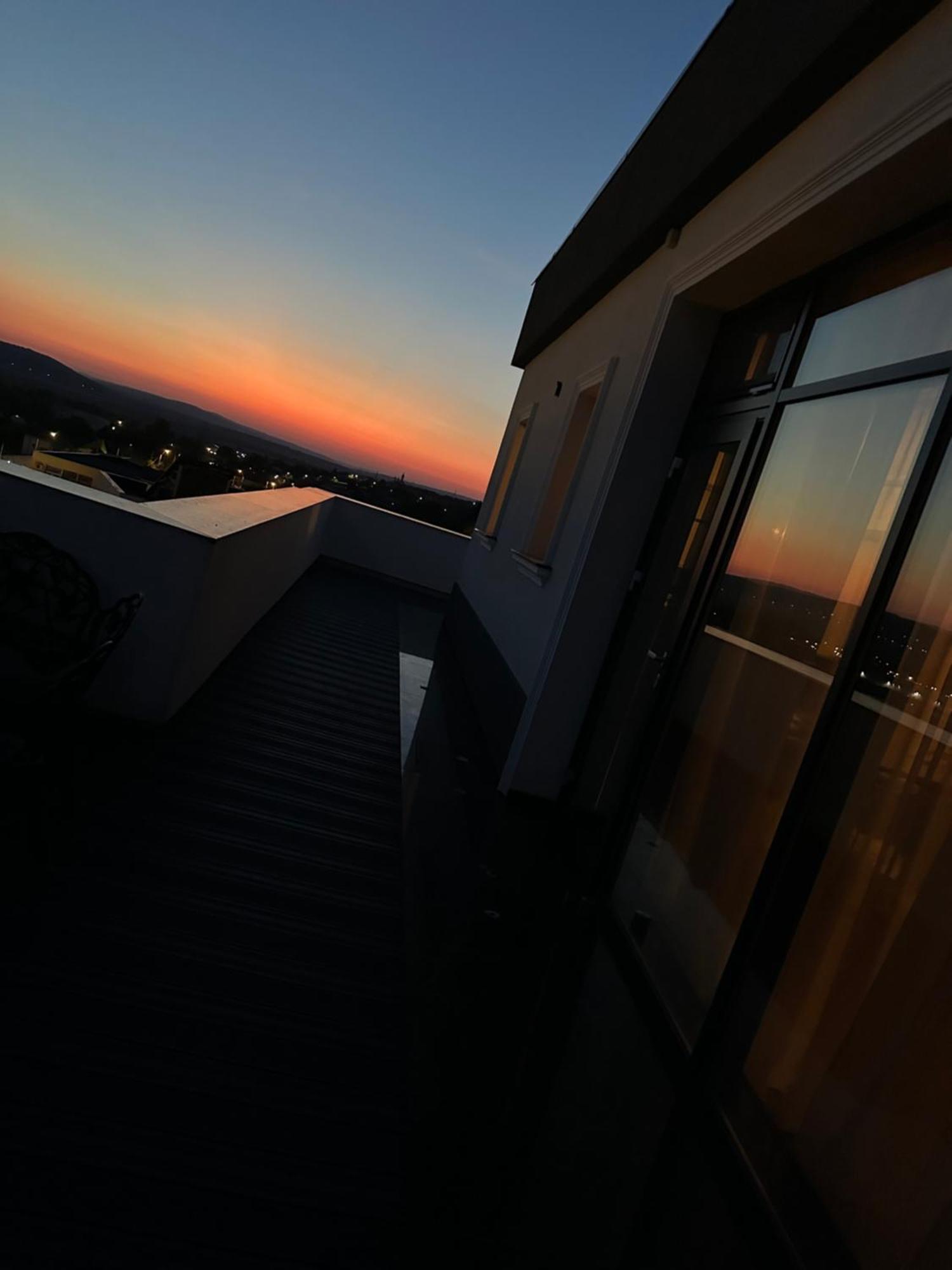 The Penthouse Hotell Vaslui Eksteriør bilde