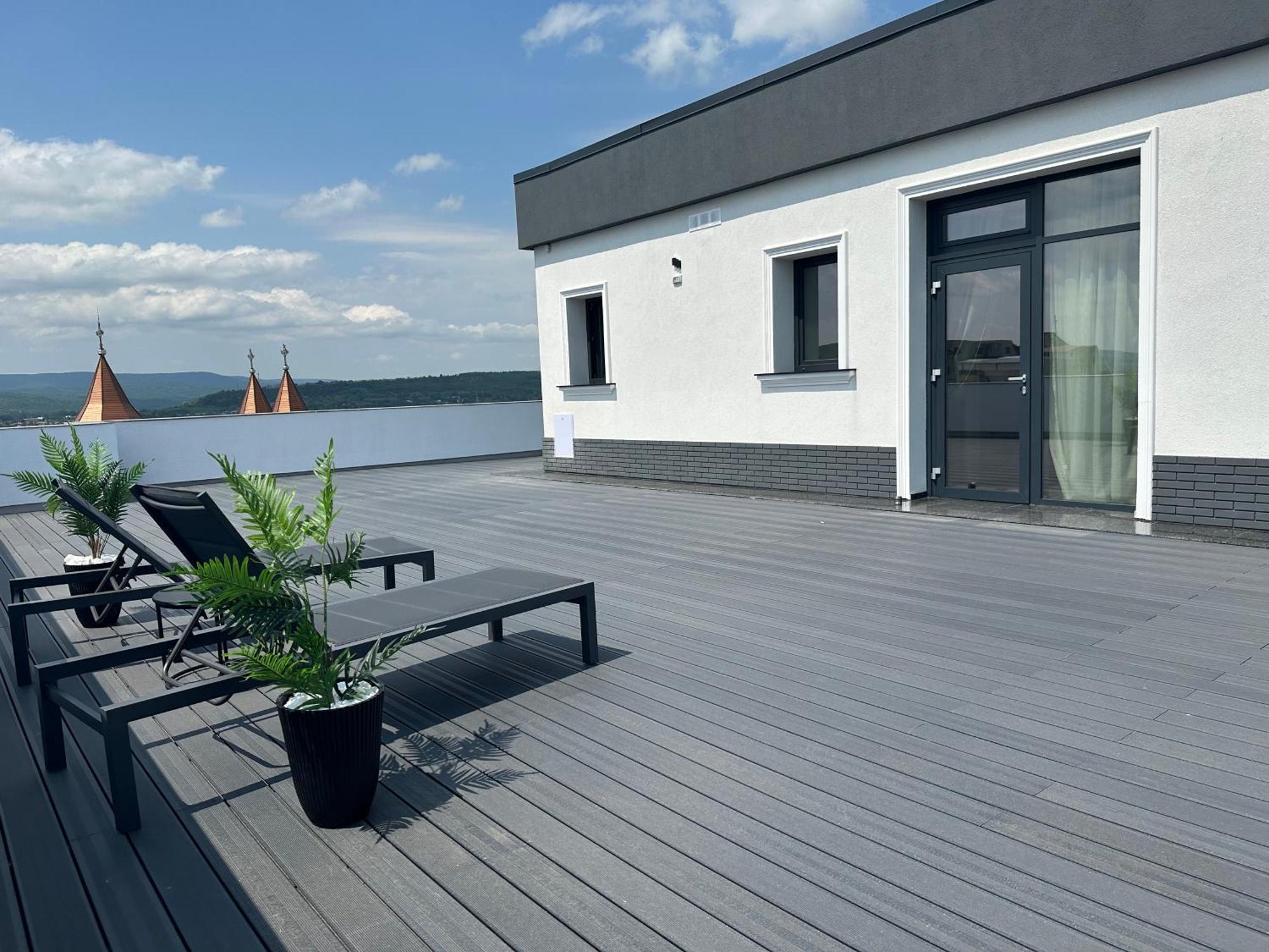 The Penthouse Hotell Vaslui Eksteriør bilde