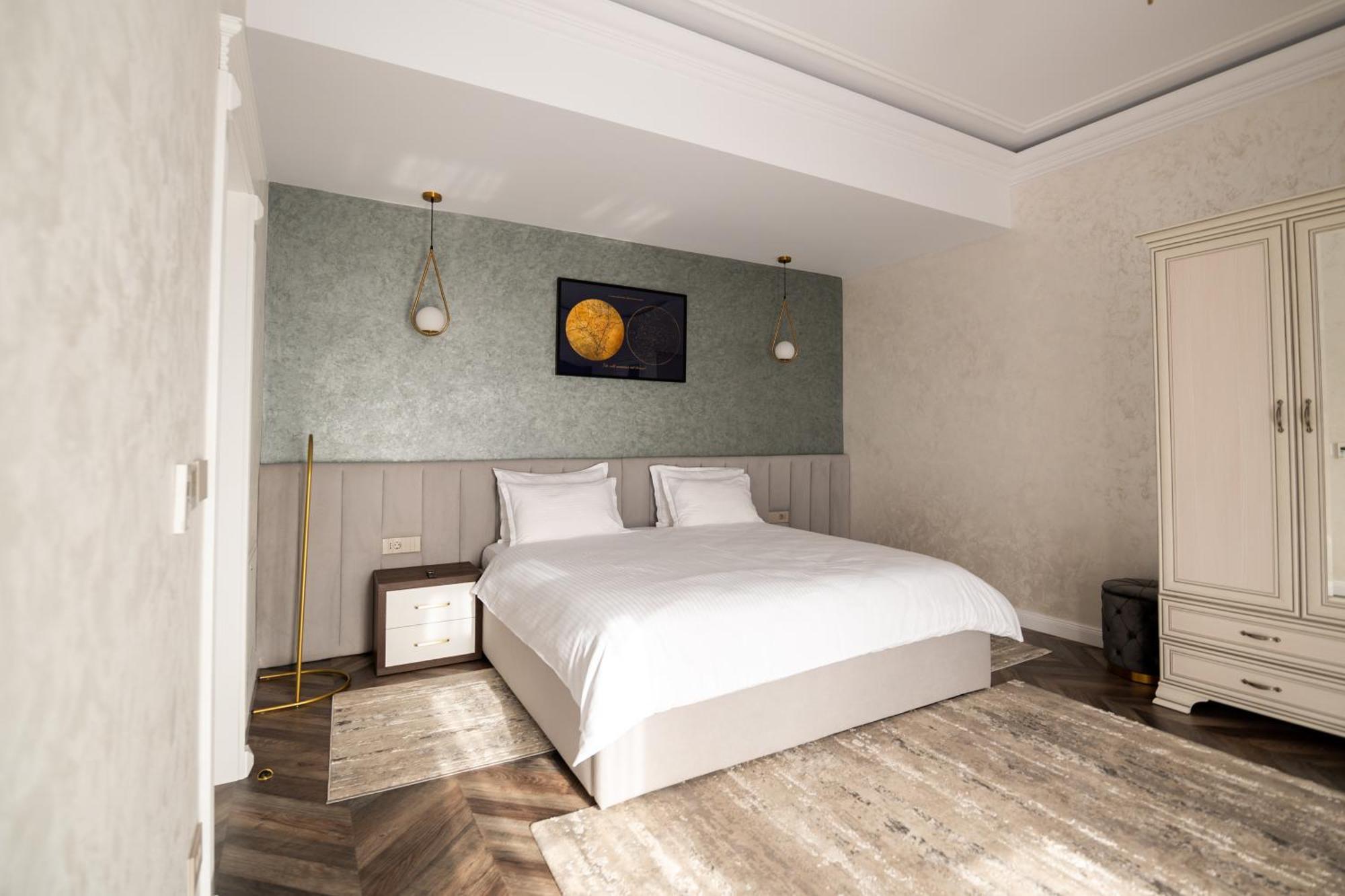 The Penthouse Hotell Vaslui Eksteriør bilde